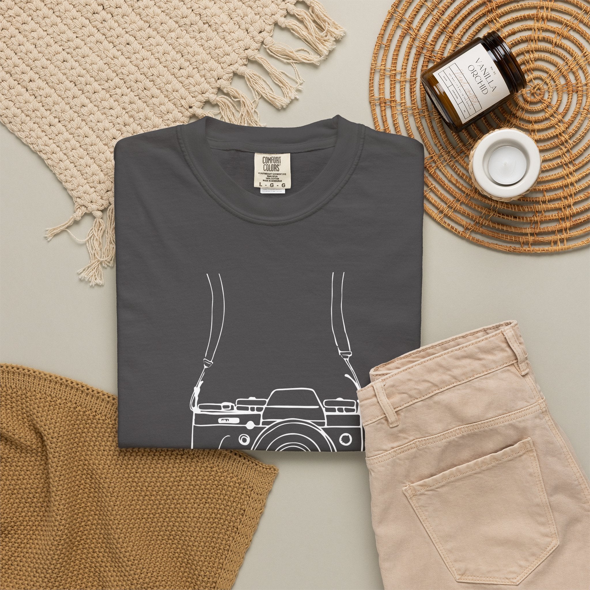 Camera Line Art T-Shirt — Vintage Film Photographer Tee